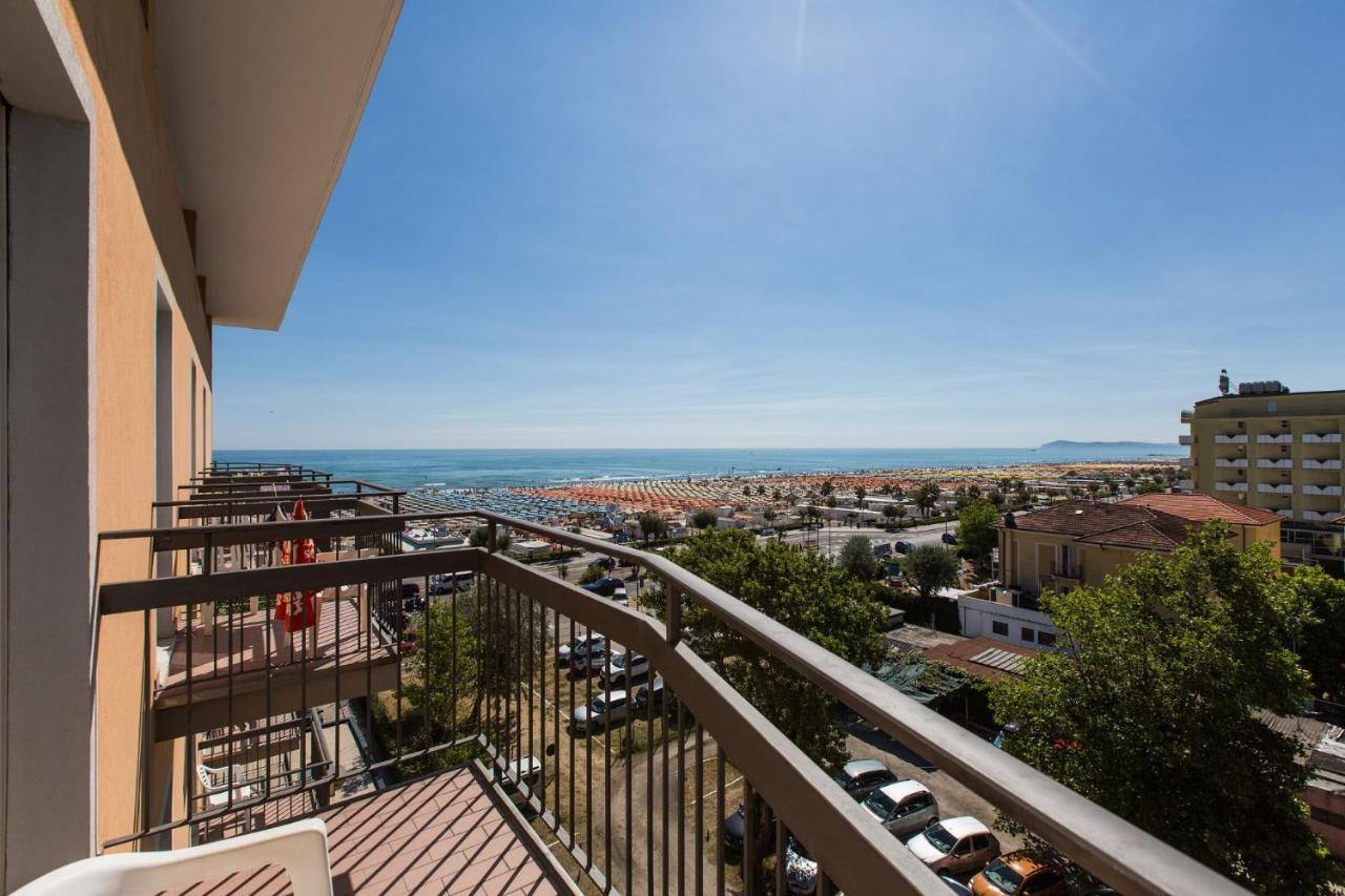 Hotel Atlas Rimini Kültér fotó