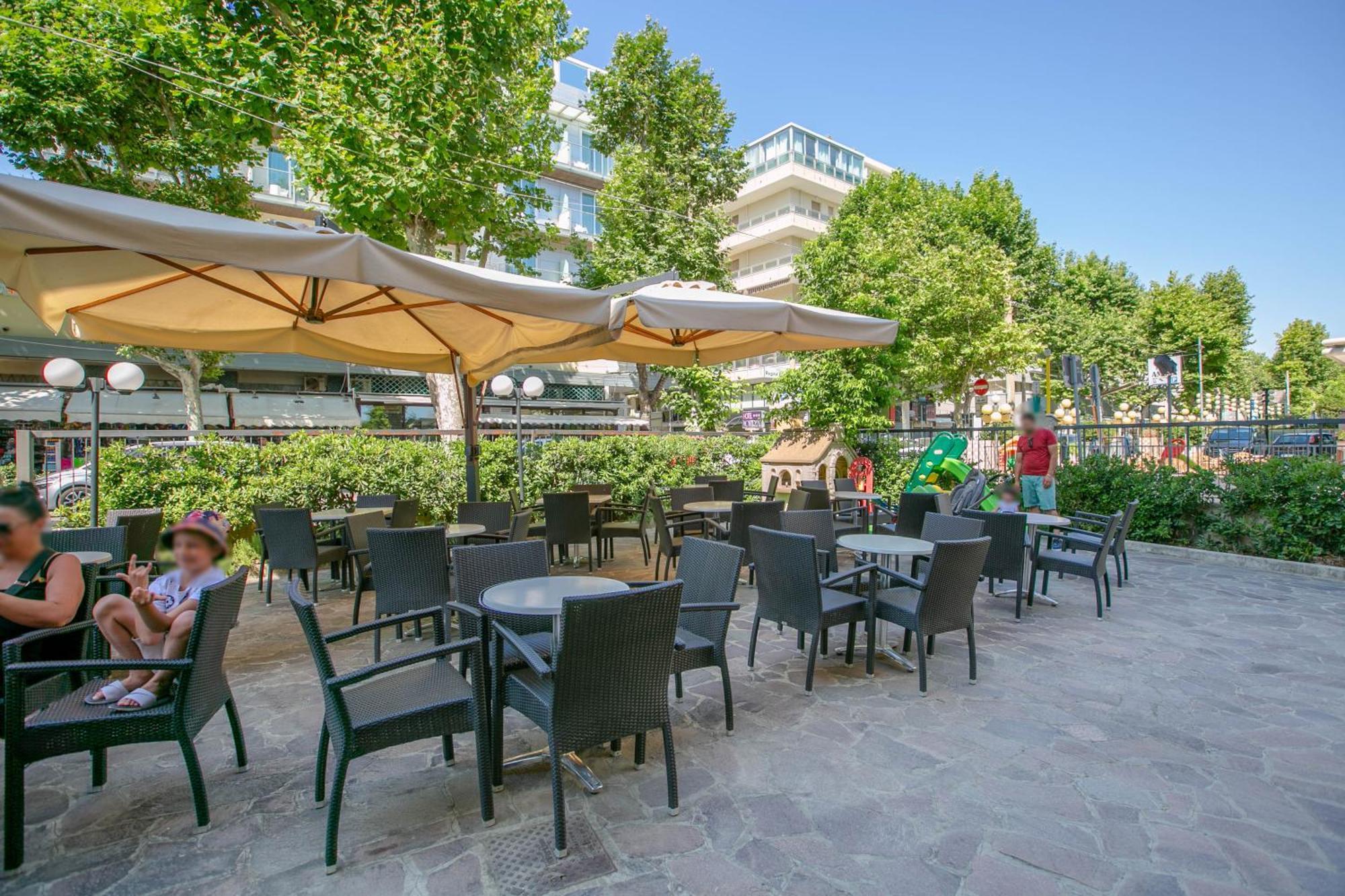 Hotel Atlas Rimini Kültér fotó