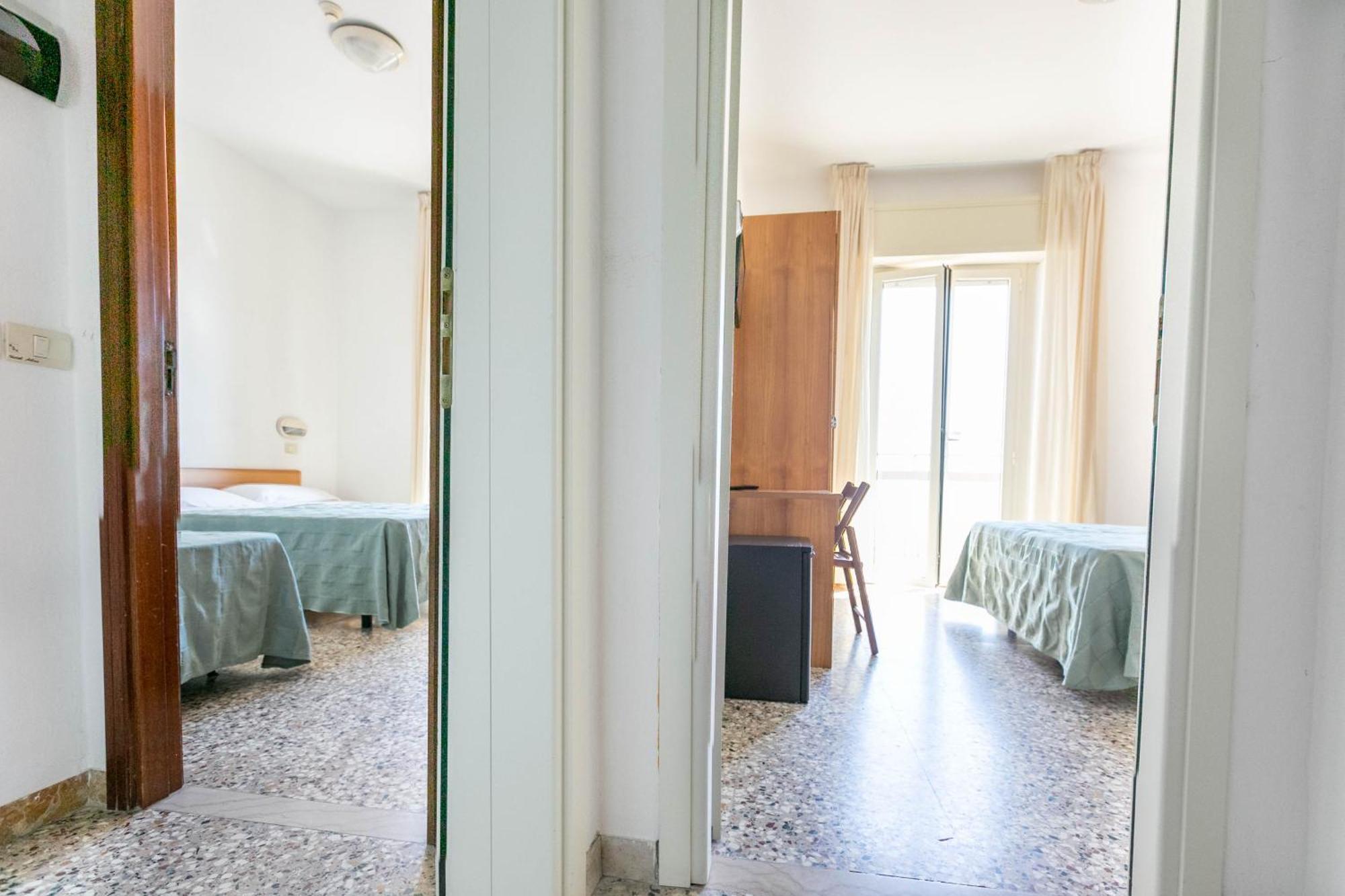 Hotel Atlas Rimini Kültér fotó