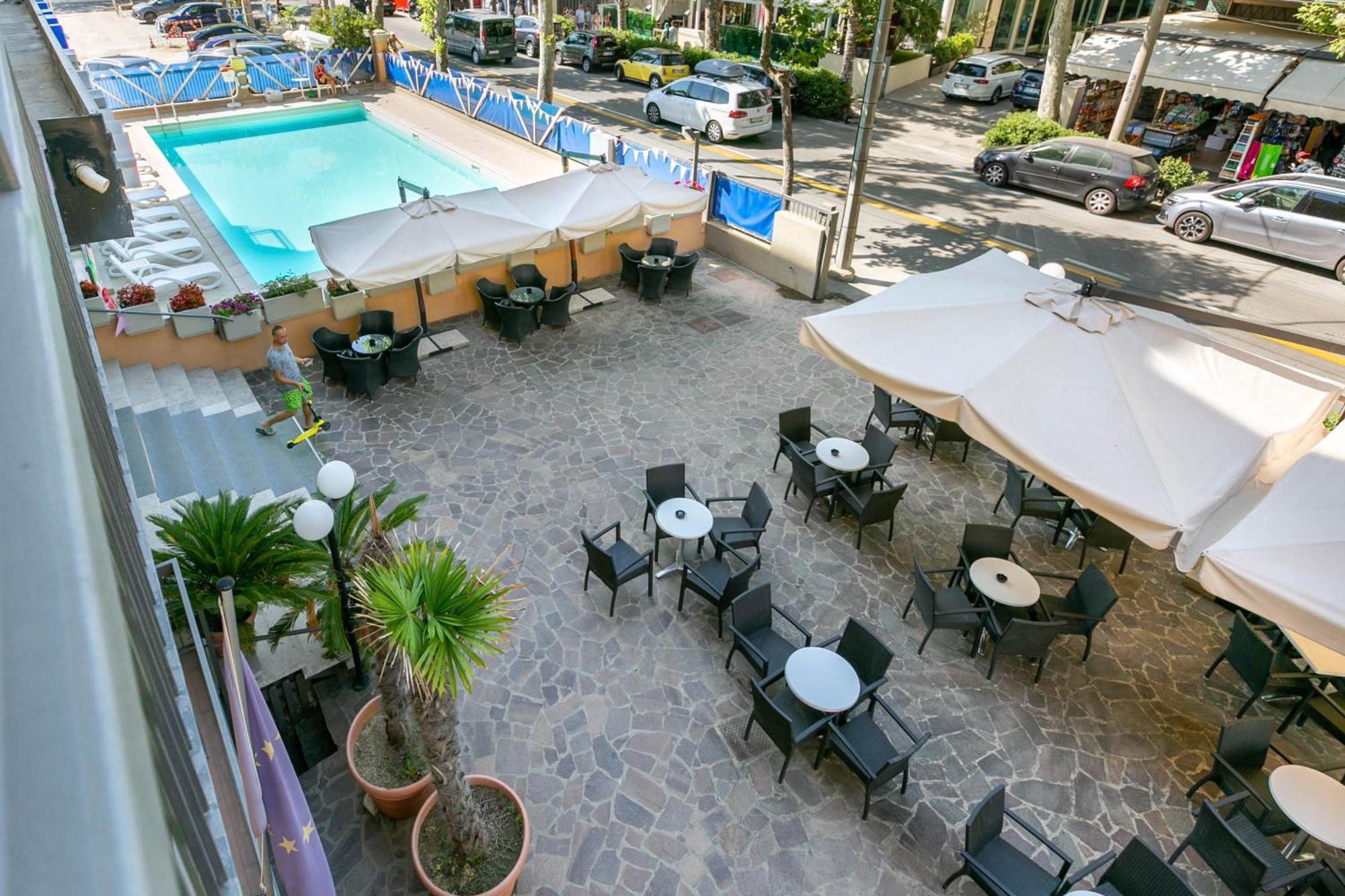Hotel Atlas Rimini Kültér fotó