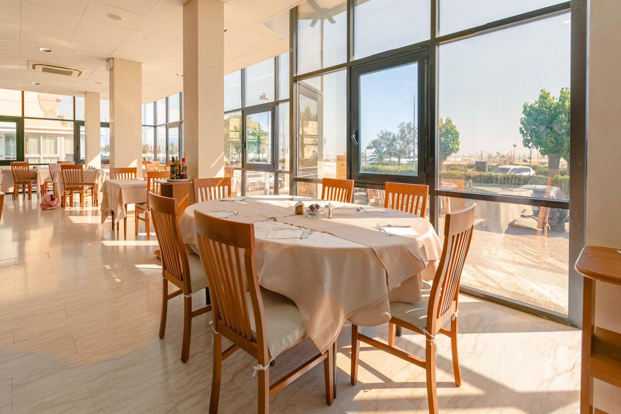 Hotel Atlas Rimini Kültér fotó