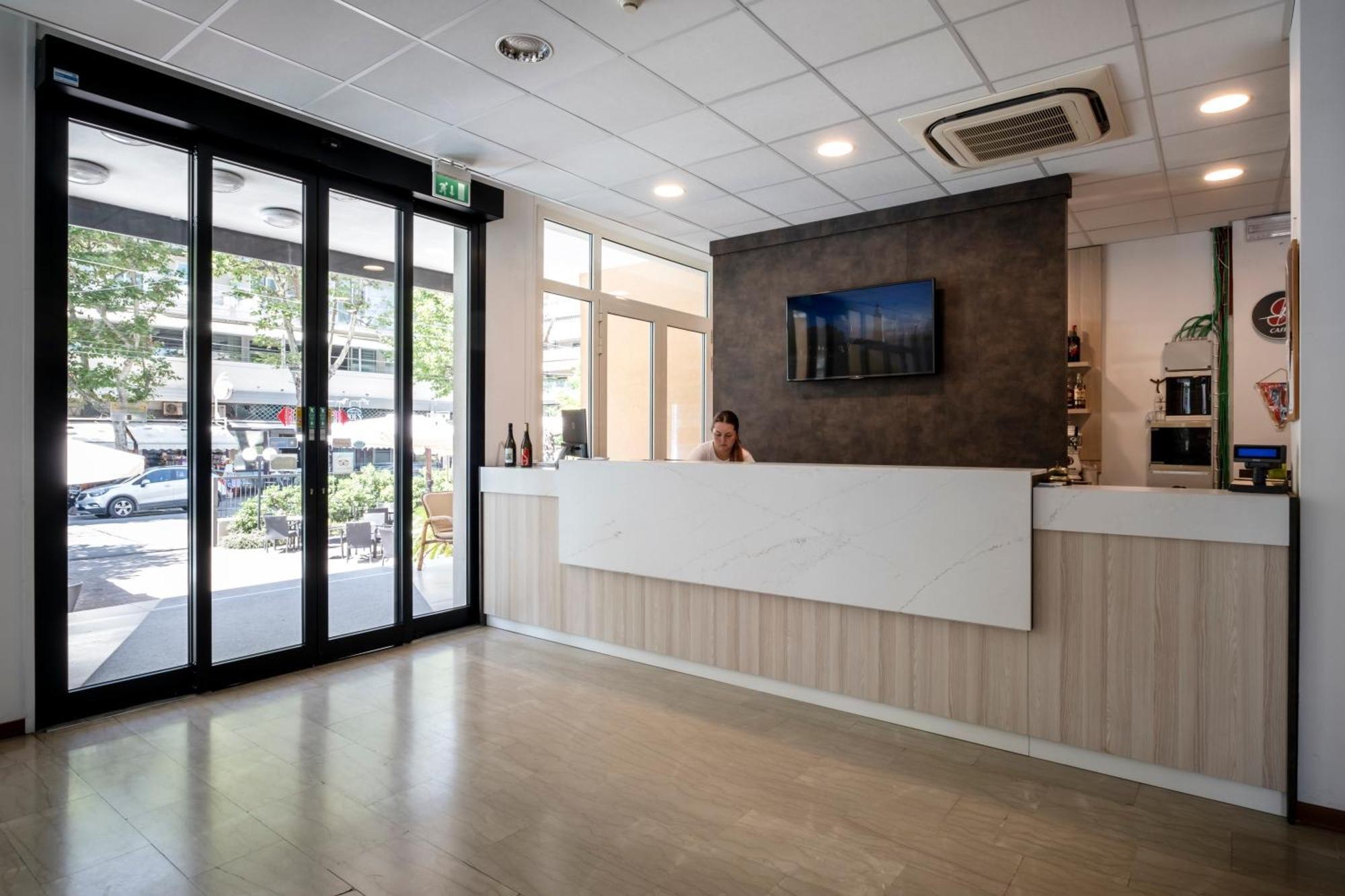 Hotel Atlas Rimini Kültér fotó