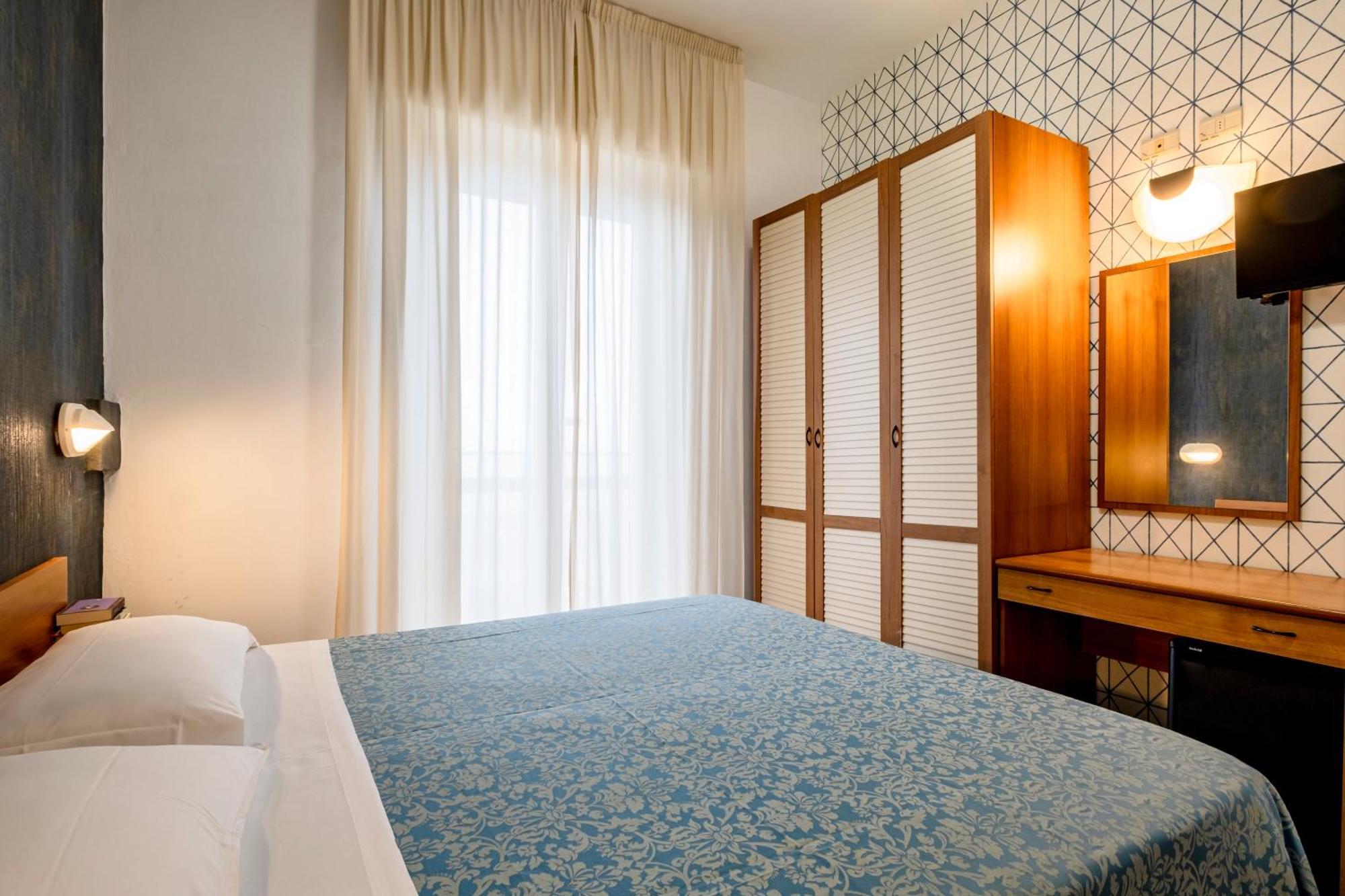 Hotel Atlas Rimini Kültér fotó