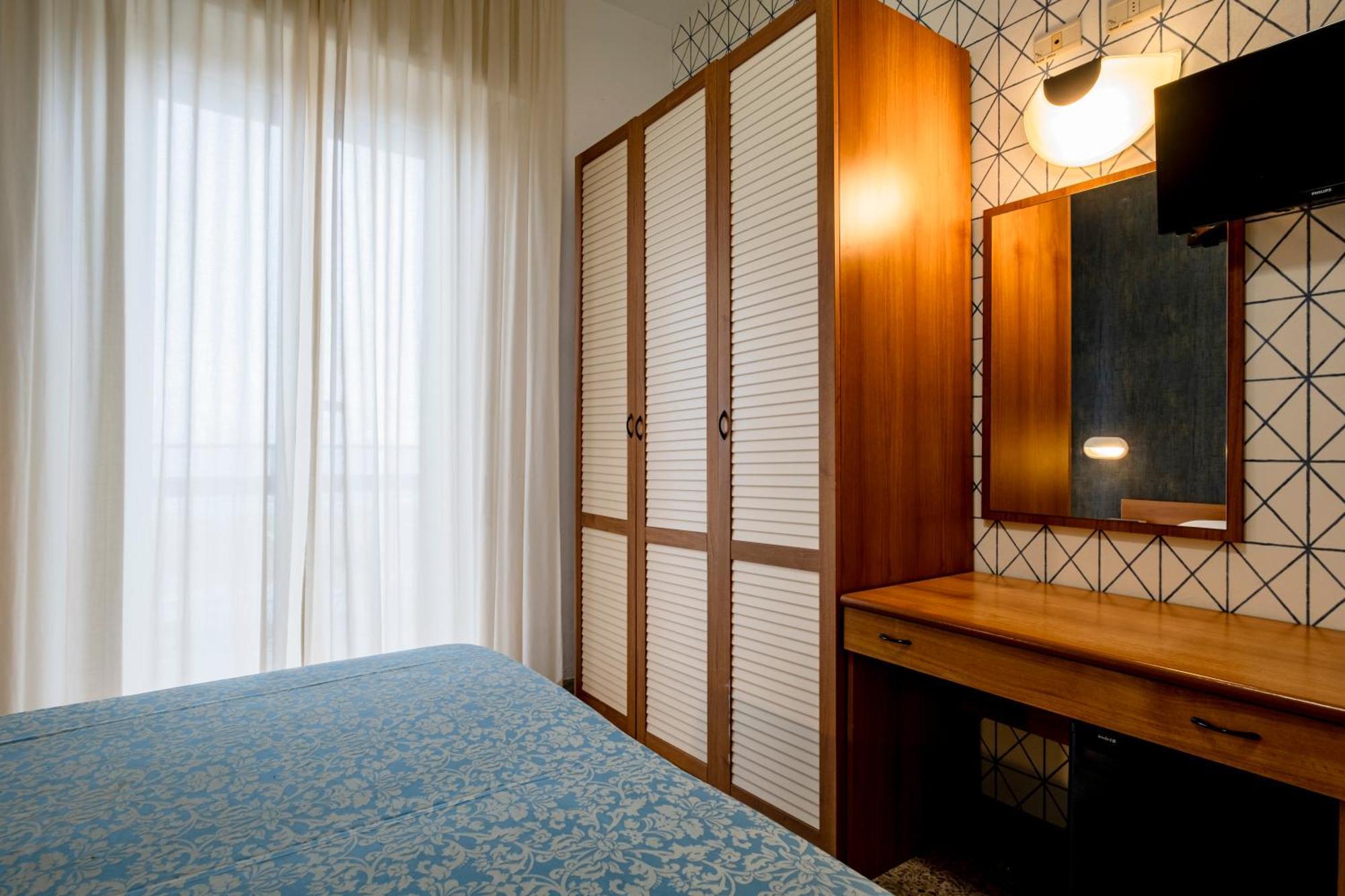 Hotel Atlas Rimini Kültér fotó