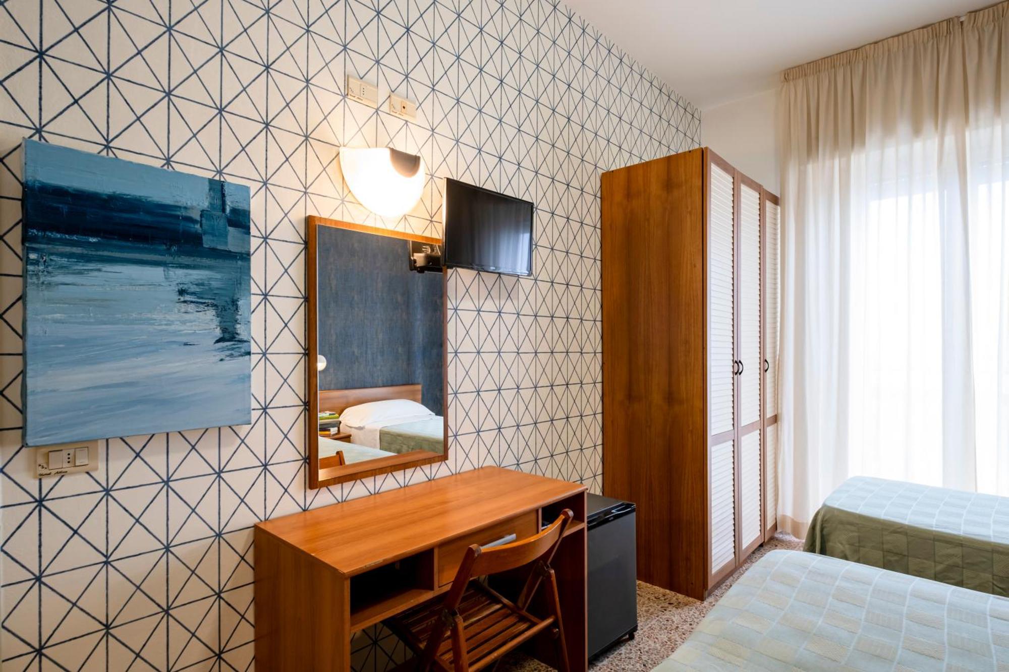 Hotel Atlas Rimini Kültér fotó