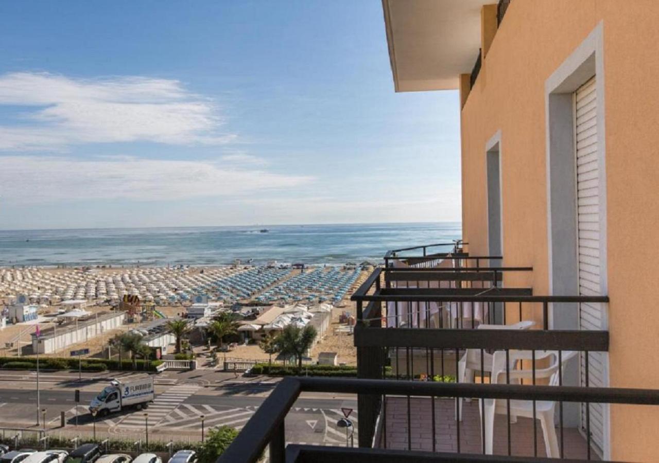 Hotel Atlas Rimini Kültér fotó