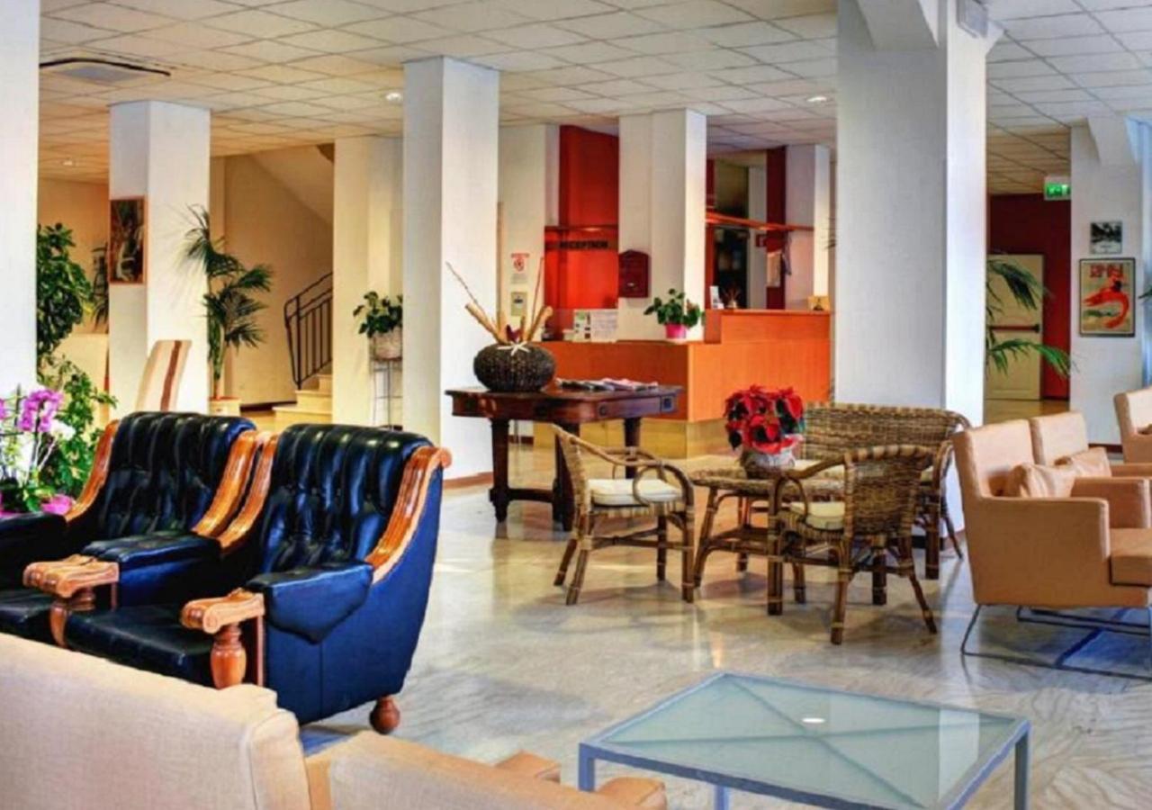 Hotel Atlas Rimini Kültér fotó